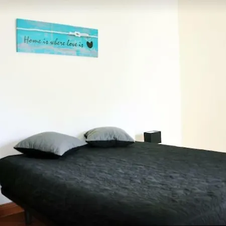 Confortavel T2 Meia Apartment *